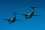 ravitaillement en vol entre deux avions Embraer KC-390 Millennium